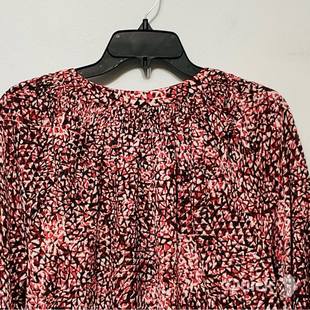 M - New Cathy Y Neckline 3/4 Sleeve Top - Picture 8 of 10